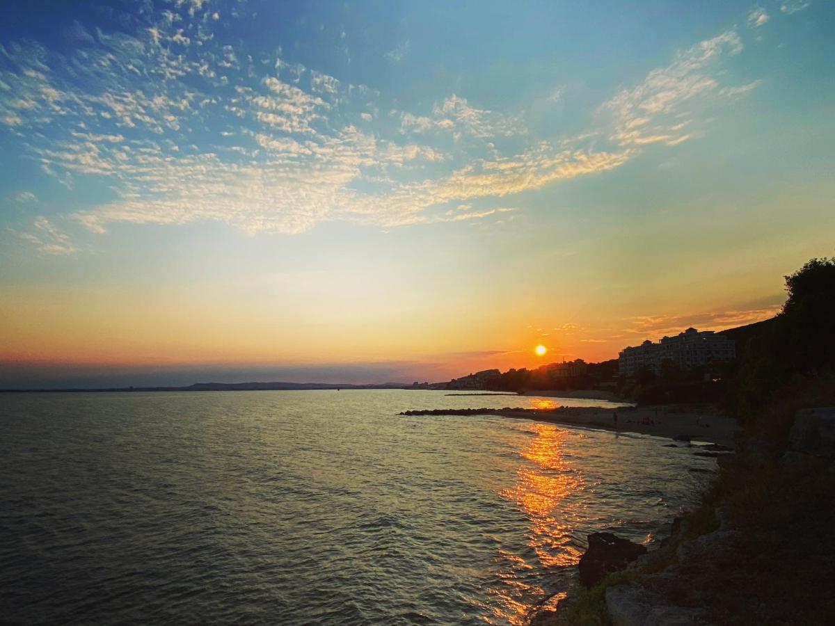 Sea View Panoramic Apartments, Fort Noks Crown Club Sveti Vlas Buitenkant foto